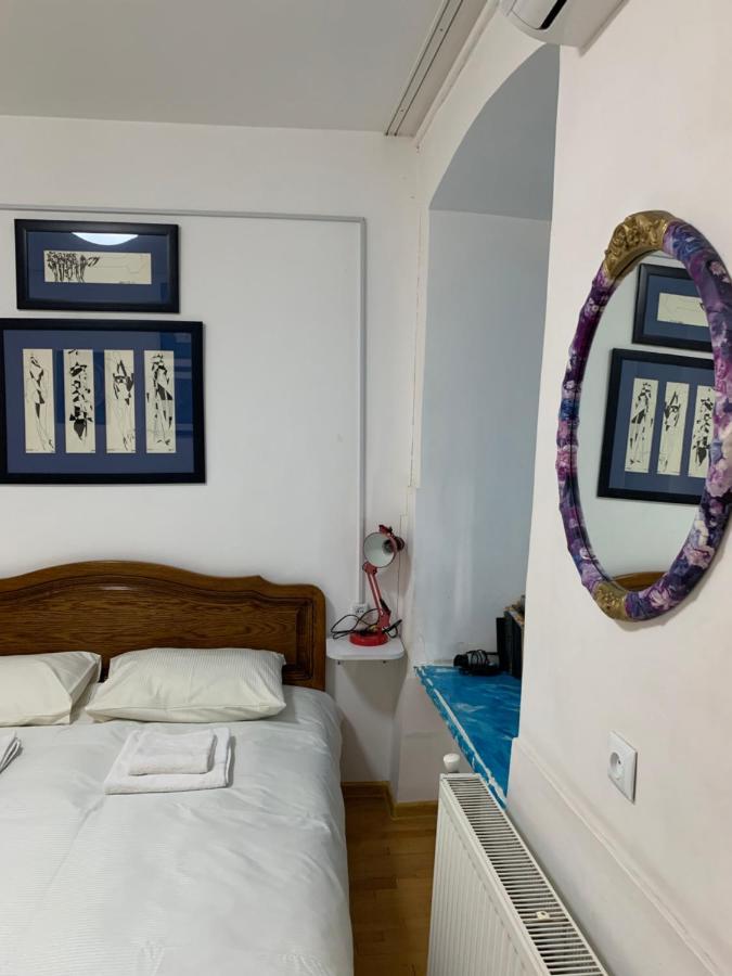 In The Center Of The City 2Rooms Tbilisi Exterior foto